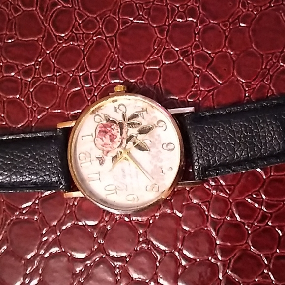 Rose Face Analog Leather Watch Black - Picture 4 of 6